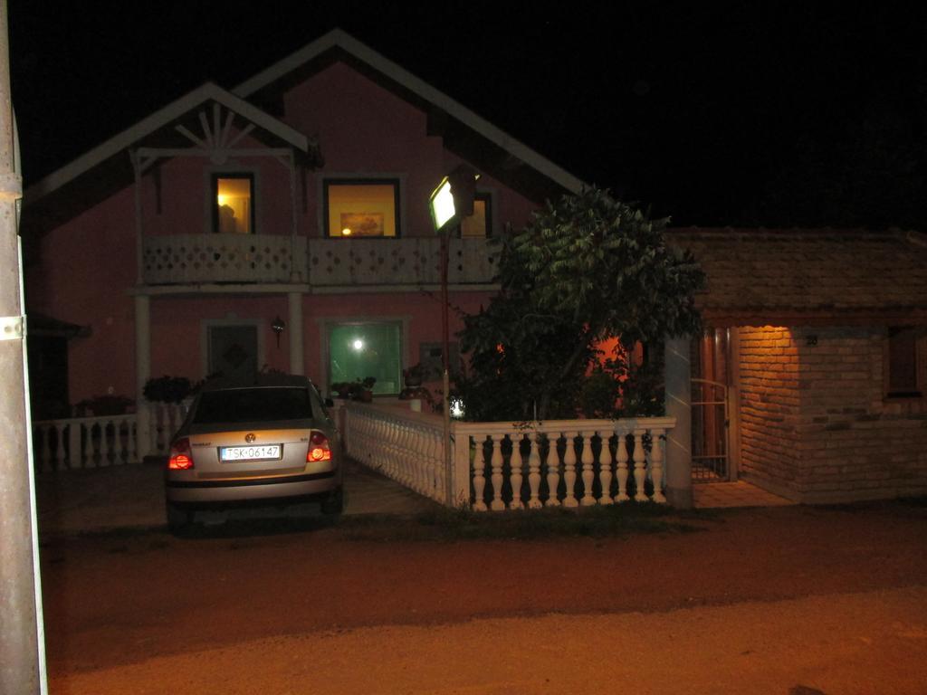 Villa Anna Palić Buitenkant foto